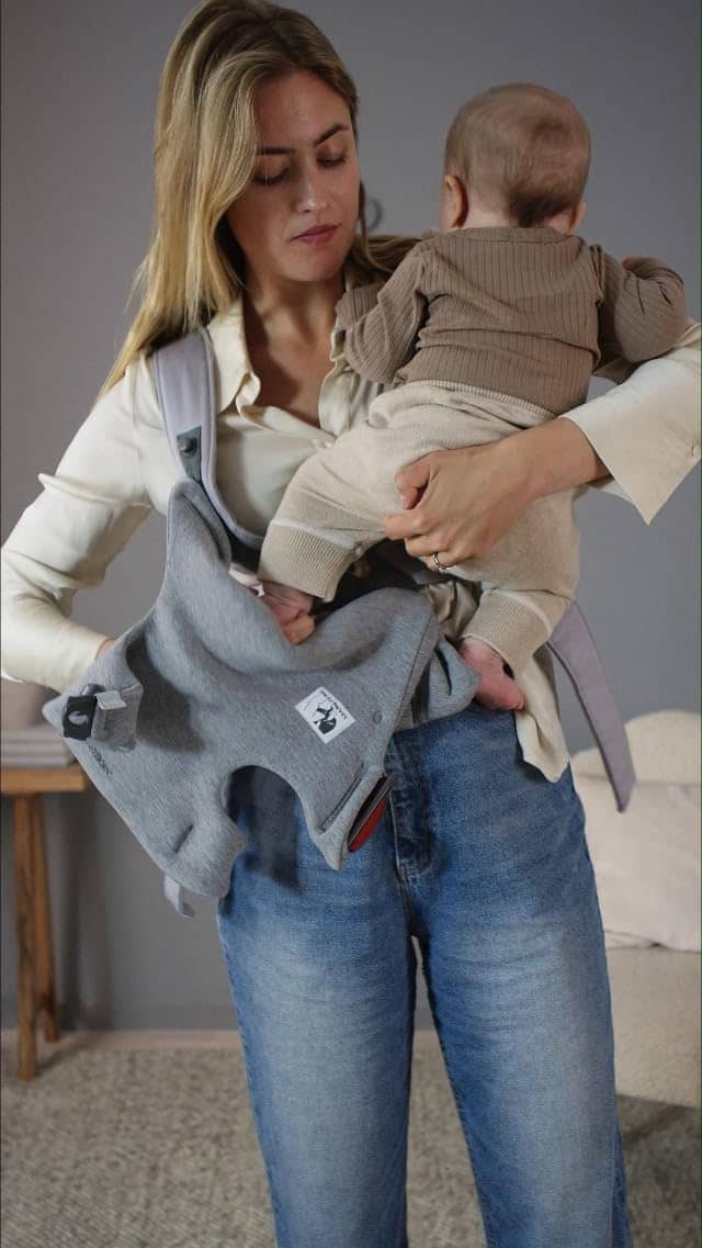 BabyBjörn Baby Carrier Mini, Anthracite, 3D Mesh | Newborn Carrier (7-25 lbs), Ergonomic, Easy-to-Use